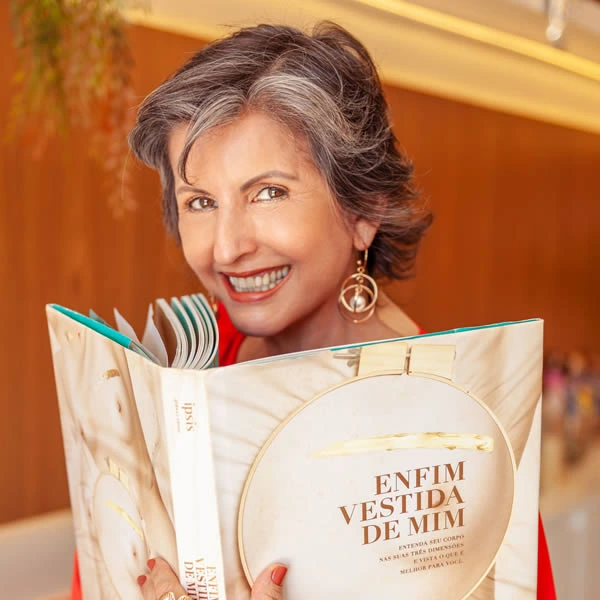 Angela Castro - Consultora de Imagem e Estilo