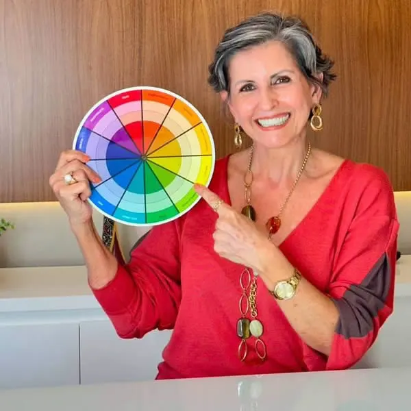 Angela Castro - Consultoria de Coloração Pessoal
